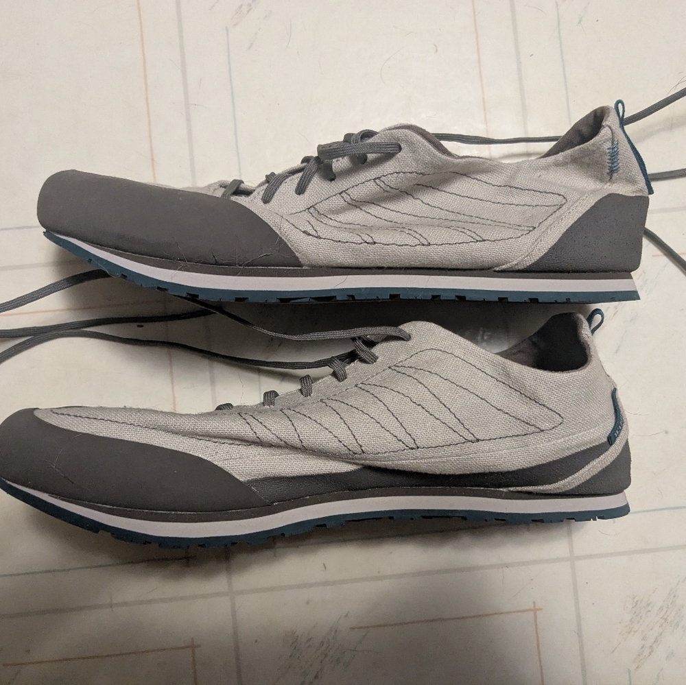 Gray Athletic Men's Shoes